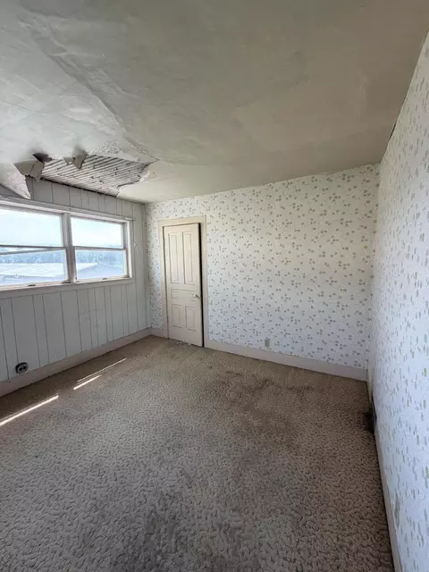 Bedroom - 7565 Ormes Rd, Vassar, MI 48768 photo 4 of 4