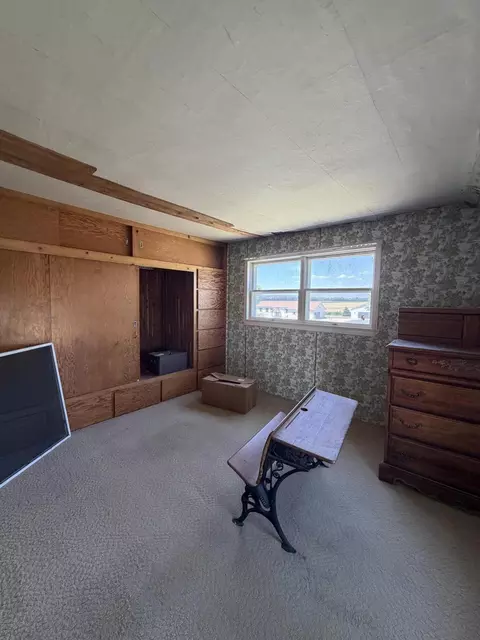 Bedroom - 7565 Ormes Rd, Vassar, MI 48768 photo 3 of 4