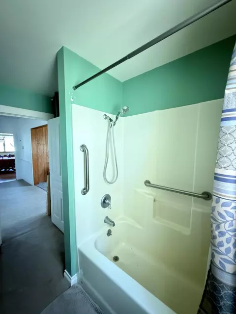 Bath - 7565 Ormes Rd, Vassar, MI 48768 photo 2 of 2