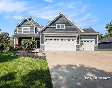 8059 Buttrick Ridge Trl SE, Alto, MI 49302