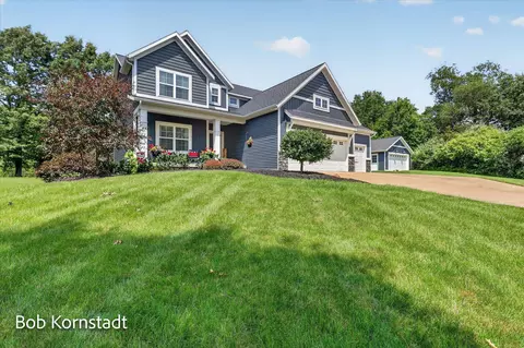 8059 Buttrick Ridge Trl SE, Alto, MI 49302