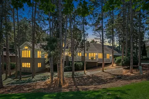 3433 Meadowood Trail Dr SE, Grand Rapids, MI 49546