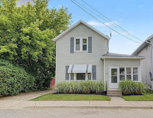 620 Davis Ave NW, Grand Rapids, MI 49504