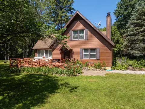 1090 5th St, Plainwell, MI 49080 photo 2