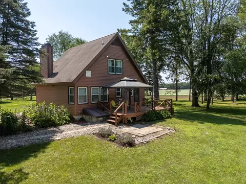 1090 5th St, Plainwell, MI 49080 photo 3