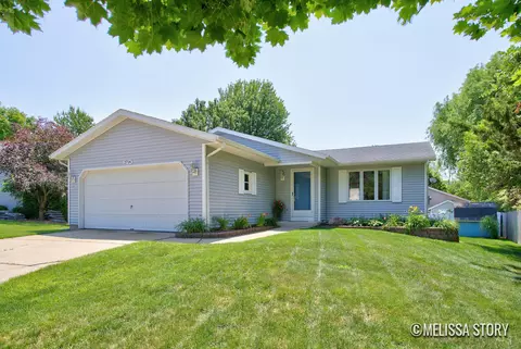 2714 Olivia St NW, Grand Rapids, MI 49504