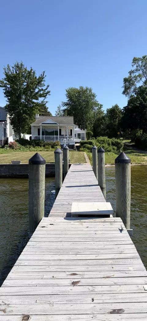 509 Buena Vista Dr, Spring Lake, MI 49456