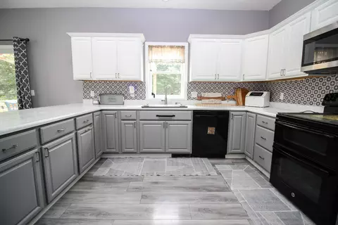 Kitchen - 56056 Truman Dr, Three Rivers, MI 49093 photo 3 of 3
