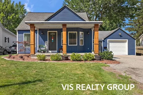 453 Lincoln St, Coopersville, MI 49404