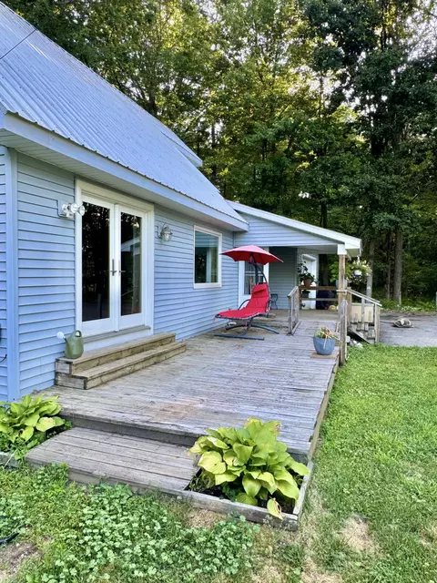 Exterior - 9462 E Colby Rd, Crystal, MI 48818 photo 3 of 10