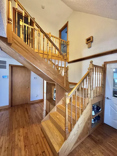 Entry Way - 9462 E Colby Rd, Crystal, MI 48818 photo 2 of 8