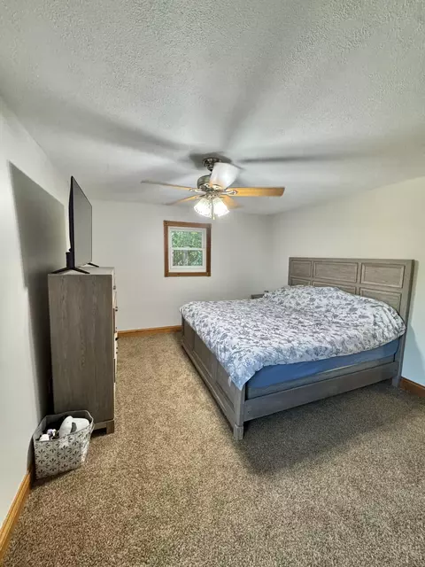 Bedroom - 9462 E Colby Rd, Crystal, MI 48818 photo 6 of 7