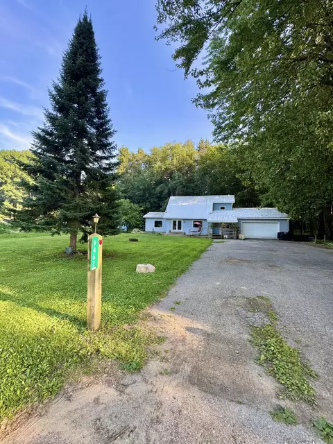 Exterior - 9462 E Colby Rd, Crystal, MI 48818 photo 2 of 10
