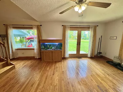 Living - 9462 E Colby Rd, Crystal, MI 48818 photo 1 of 6