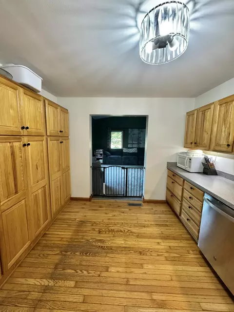 Kitchen - 9462 E Colby Rd, Crystal, MI 48818 photo 2 of 4