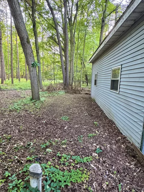 Exterior - 9462 E Colby Rd, Crystal, MI 48818 photo 9 of 10