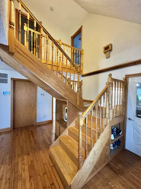 Entry Way - 9462 E Colby Rd, Crystal, MI 48818 photo 4 of 8