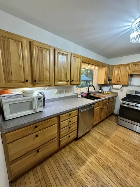 Kitchen - 9462 E Colby Rd, Crystal, MI 48818 photo 4 of 4