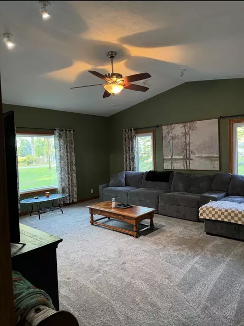 Living - 9462 E Colby Rd, Crystal, MI 48818 photo 4 of 6