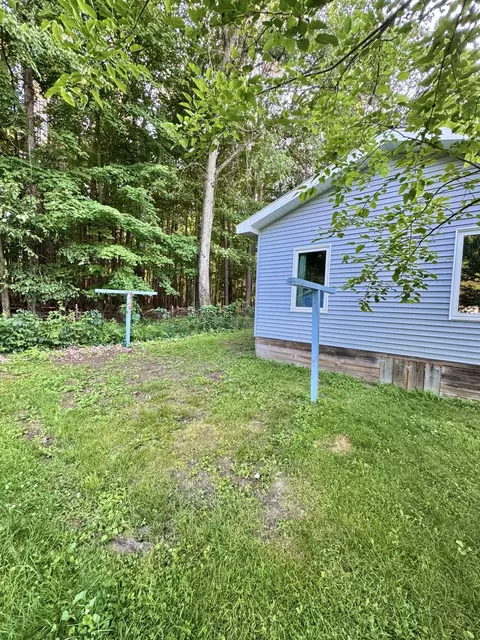 Exterior - 9462 E Colby Rd, Crystal, MI 48818 photo 8 of 10