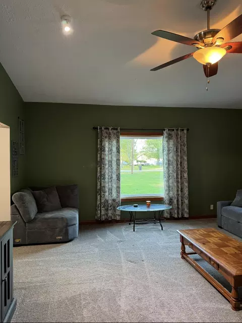 Living - 9462 E Colby Rd, Crystal, MI 48818 photo 5 of 6
