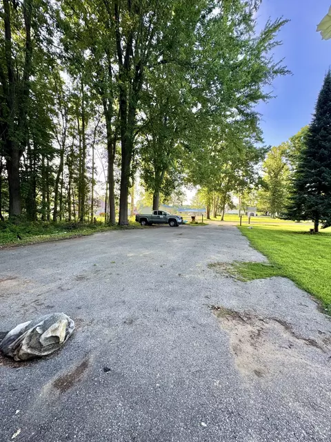 Exterior - 9462 E Colby Rd, Crystal, MI 48818 photo 5 of 10