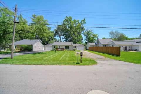 315 Kenneth St, Jackson, MI 49203 photo 2