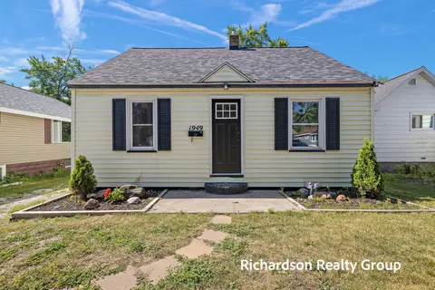 1949 Letart Ave, Muskegon, MI 49441