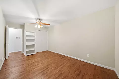 Bedroom - 1511 Strathmoor Ln, Jackson, MI 49203 photo 2 of 6
