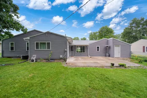 Exterior - 1511 Strathmoor Ln, Jackson, MI 49203 photo 8 of 16