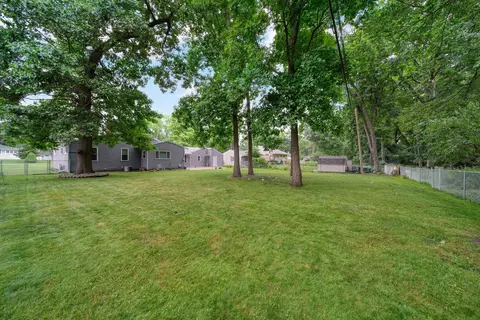 Exterior - 1511 Strathmoor Ln, Jackson, MI 49203 photo 14 of 16
