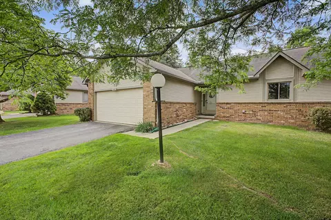 32887 Chapman Cir, Westland, MI 48185