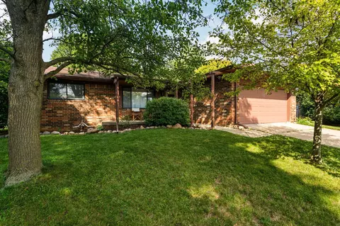 419 Glenbrook Ct, Saline, MI 48176