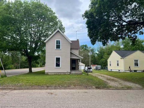 320 Morrell St, Plainwell, MI 49080 photo 1