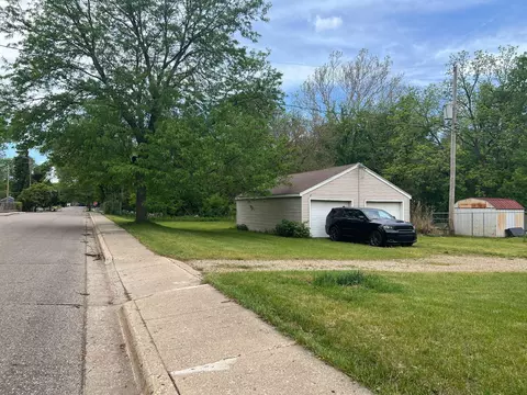 320 Morrell St, Plainwell, MI 49080 photo 2