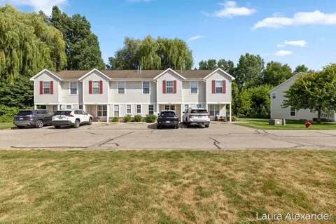 7034 S Cannon Place Dr NE #29, Rockford, MI 49341
