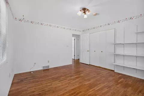 Bedroom - 4745 Birch Haven Rd, Jackson, MI 49201 photo 6 of 11