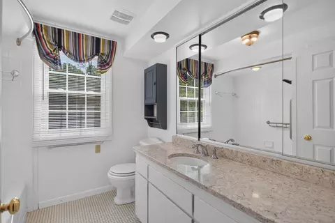 Bath - 4745 Birch Haven Rd, Jackson, MI 49201 photo 5 of 7