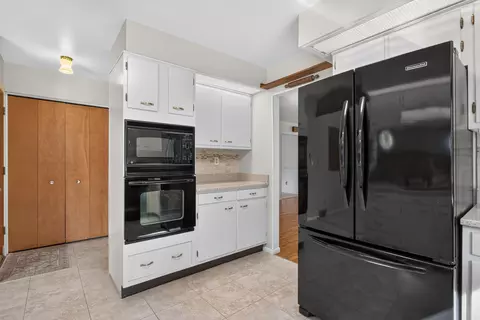 Kitchen - 4745 Birch Haven Rd, Jackson, MI 49201 photo 7 of 7