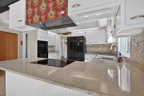 Kitchen - 4745 Birch Haven Rd, Jackson, MI 49201 photo 5 of 7
