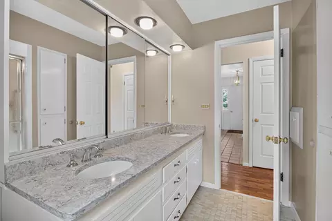 Bath - 4745 Birch Haven Rd, Jackson, MI 49201 photo 3 of 7