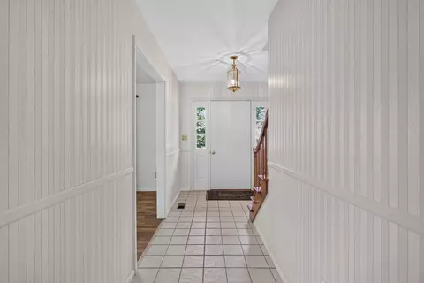 Entry Way - 4745 Birch Haven Rd, Jackson, MI 49201 photo 2 of 3