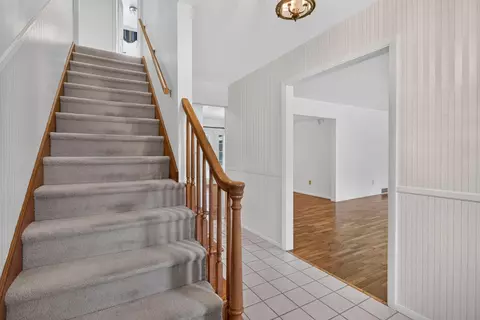 Entry Way - 4745 Birch Haven Rd, Jackson, MI 49201 photo 1 of 3