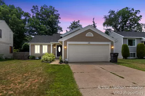 5525 Osborne Ave SE, Kentwood, MI 49548