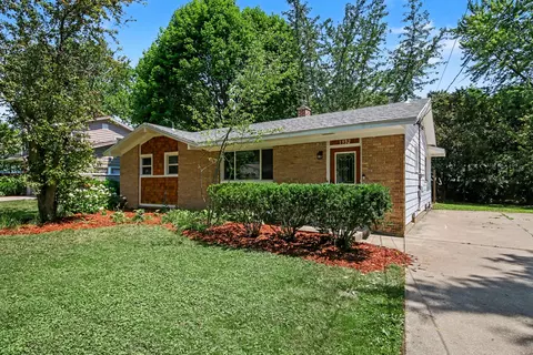 1932 Ridgemoor Dr SE, Grand Rapids, MI 49506