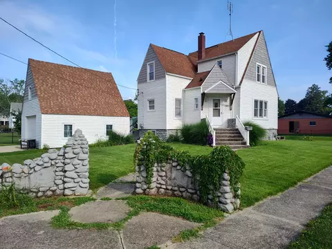 207 N Douglas St, Bronson, MI 49028 photo 1