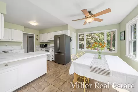 Kitchen - 4600 E Butler Rd, Dowling, MI 49050 photo 4 of 4