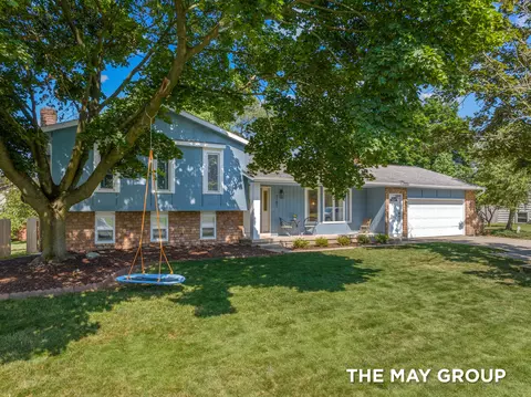 7151 Churchill St, Jenison, MI 49428