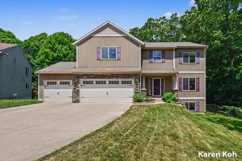 4521 Burton Forest Ct SE, Grand Rapids, MI 49546