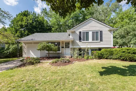2897 Ticknor Ct, Ann Arbor, MI 48104